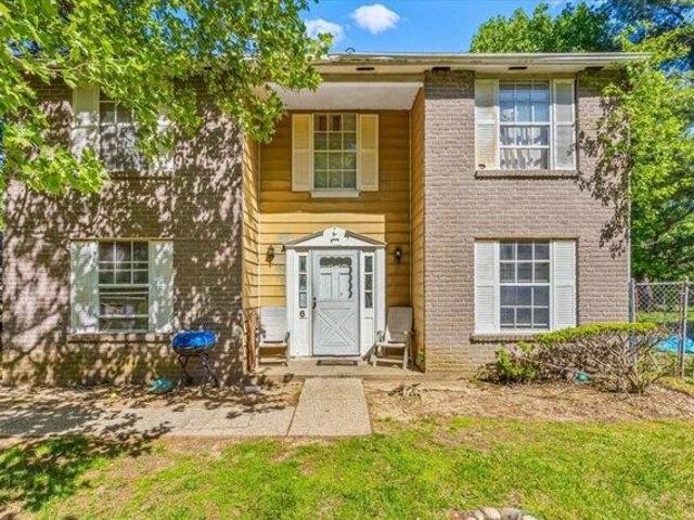 Condo for sale in Coram Condo for sale in Coram