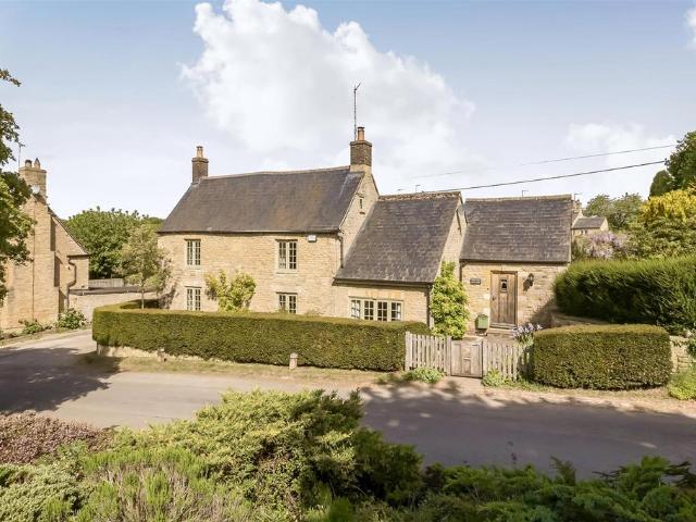 House for sale in Millend, Black Bourton