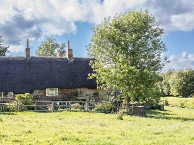 House for sale in Evershot, Oxfordshire