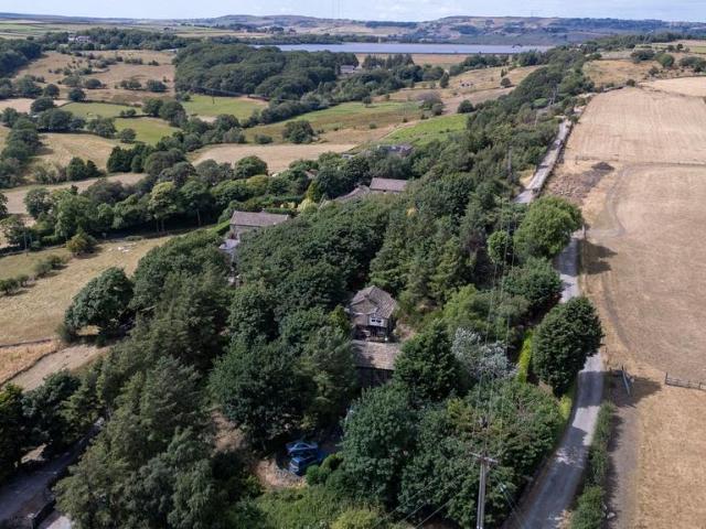House for sale in South Crosland, West Yorkshire