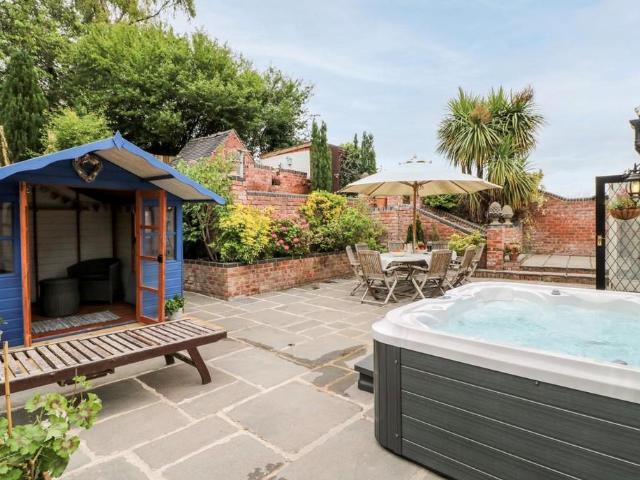 House for sale in Newhall, South Derbyshire