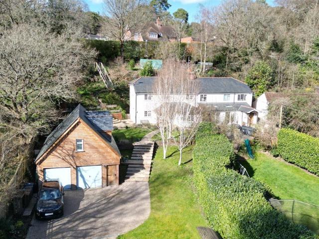 House for sale in Fole, Surrey