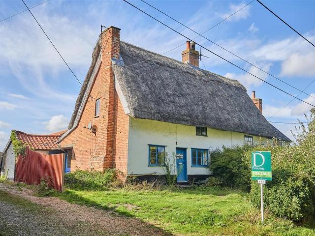 House for sale in Bedingfield, Suffolk
