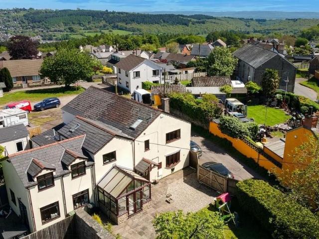 House for sale in Bromsberrow Heath, Gloucestershire