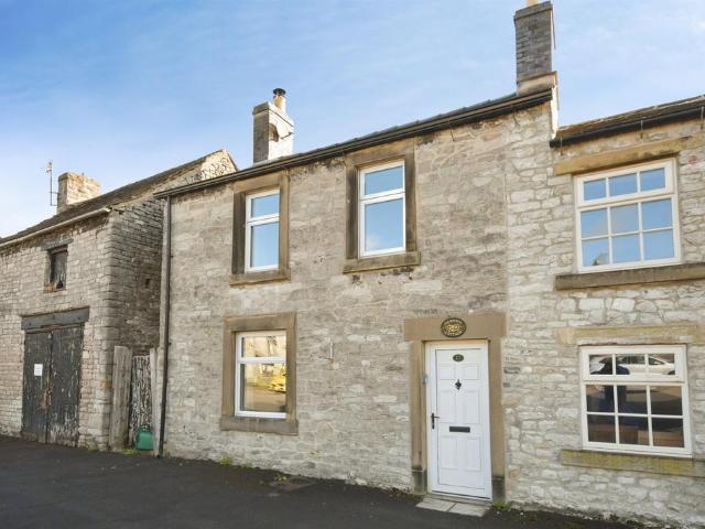 House for sale in Froggatt, East Midlands
