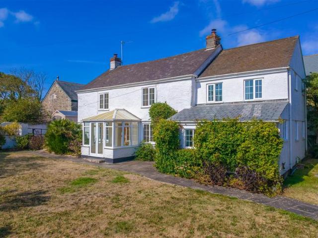 House for sale in Grade-Ruan, Cornwall