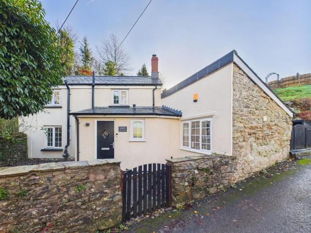 House for sale in Bromsberrow Heath, Gloucestershire