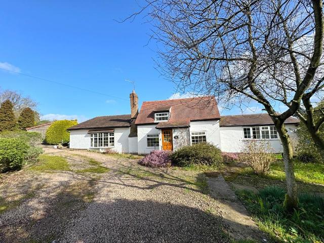 House for sale in Bromsberrow Heath, Gloucestershire