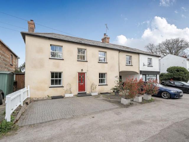 House for sale in Barton Stacey, Hampshire