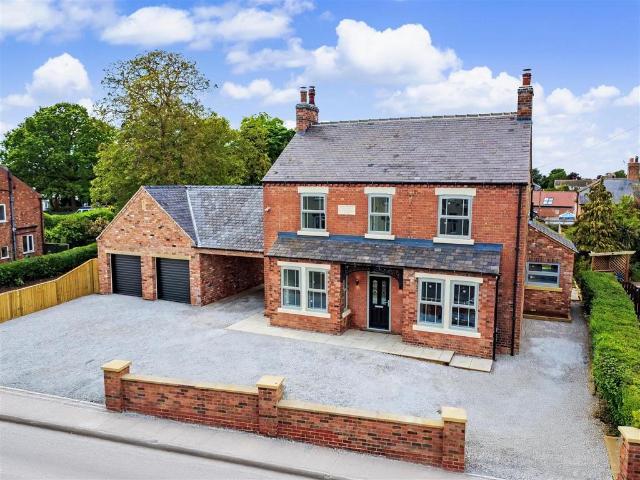 House for sale in Barton In Fabis, East Midlands