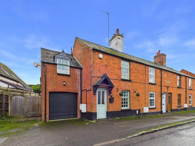 House for sale in Tingewick, Buckinghamshire