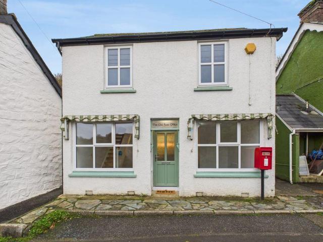 House for sale in St Keverne, Cornwall