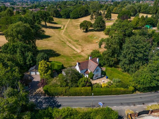 House for sale in Stourbridge, West Midlands