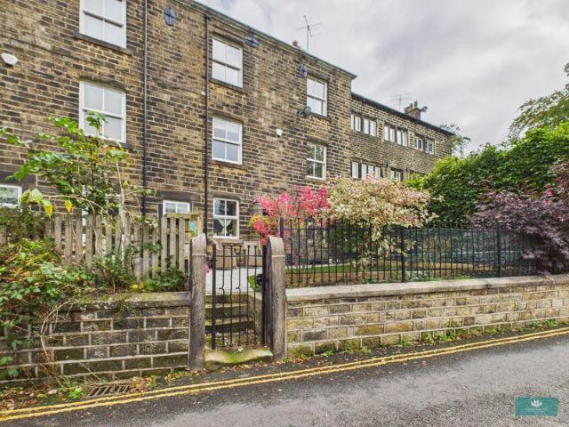 House for sale in Saddleworth, Pendock