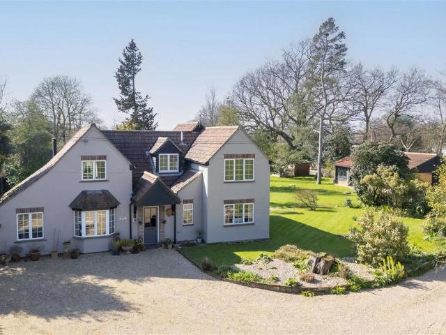 House for sale in Dale Hill, Essex