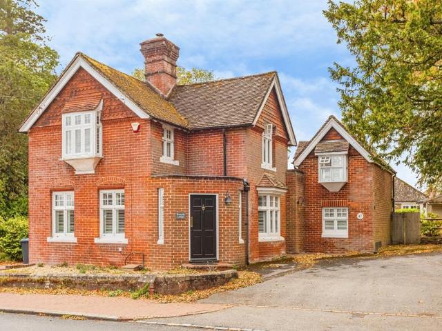 House for sale in Perryfields, West Sussex