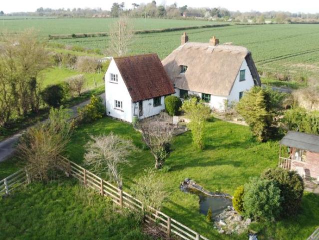 House for sale in Stone with Bishopstone and Hartwell, Buckinghamshire