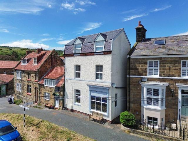 House for sale in Fylingdales, Fylingthorpe