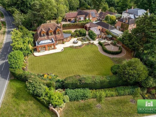 House for sale in Green Close, Warwickshire