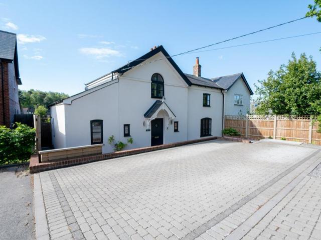 House for sale in Fair Oak and Horton Heath, Helford