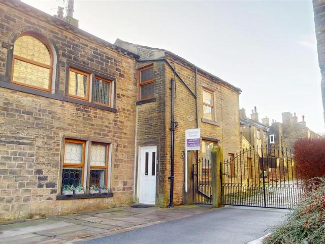 House for sale in Westwood Park, West Yorkshire