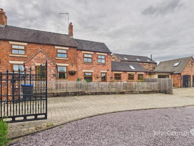 House for sale in Kingsley Moor, Staffordshire