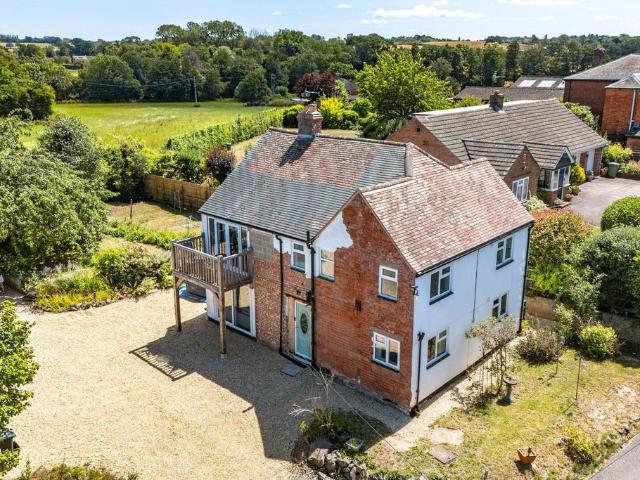 House for sale in Bromsberrow Heath, Gloucestershire