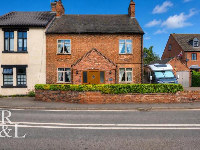 House for sale in Egginton, East Midlands