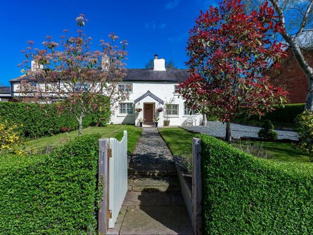 House for sale in Longton, Firbank