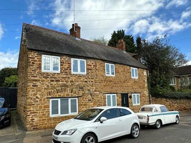 House for sale in Northampton, Northamptonshire