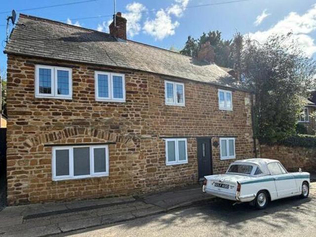 House for sale in Northampton, Northamptonshire