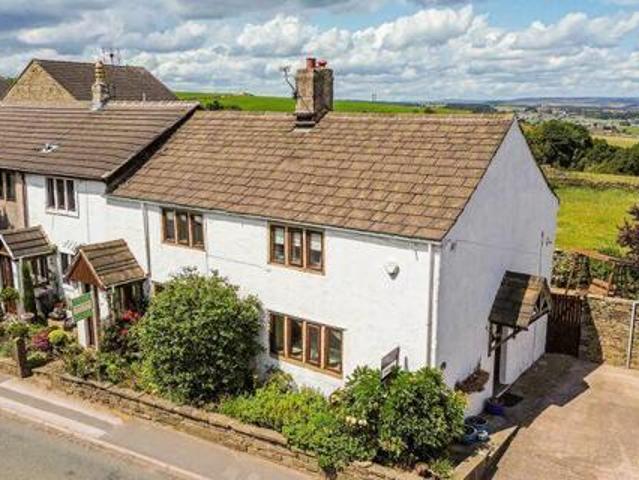 House for sale in Huddersfield, Kirklees
