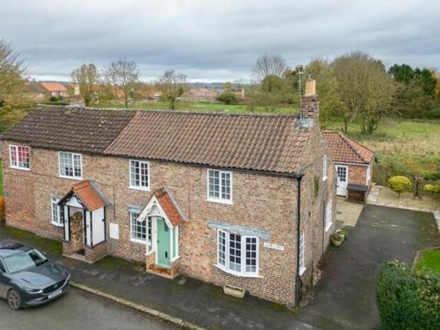 House for sale in High Field, York