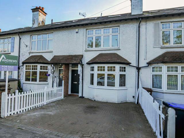 Cottage for sale in Gerrards Cross, Denham