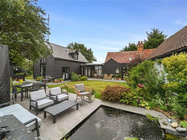 Cottage for sale in Mistley, Dale Hill