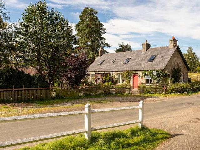 Cottage for sale in Brechin