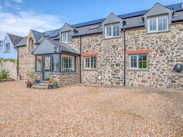 Cottage for sale in Pencaer, Wales