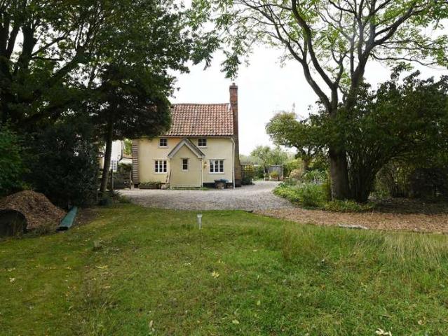 Cottage for sale in Bedingfield, Suffolk