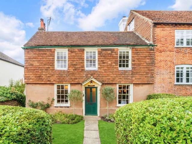 Cottage for sale in Hillview, Surrey