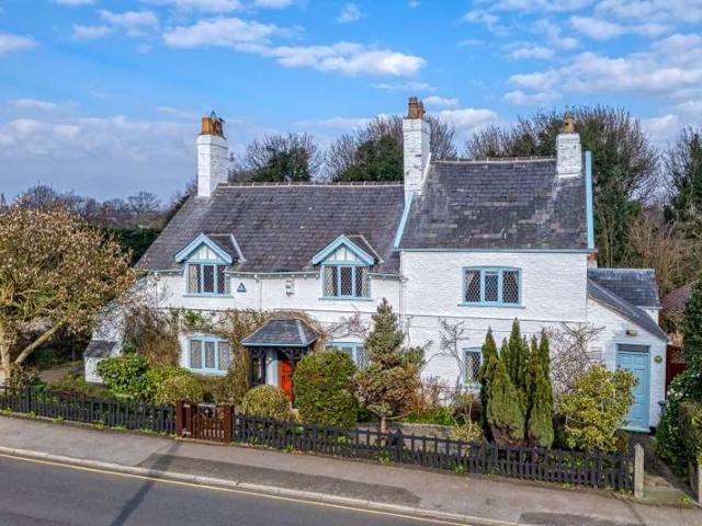 Cottage for sale in Oldfield Brow, Trafford Park
