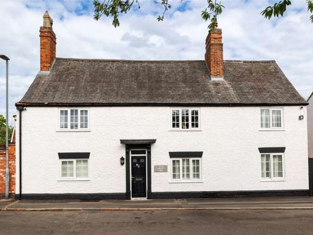 Cottage for sale in Syston, Elmfield