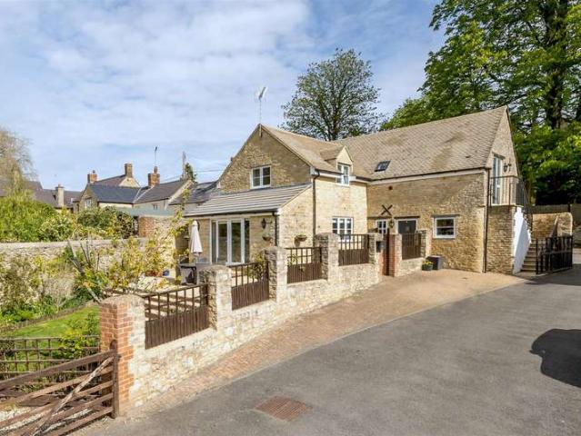 Cottage for sale in Evershot, Oxfordshire