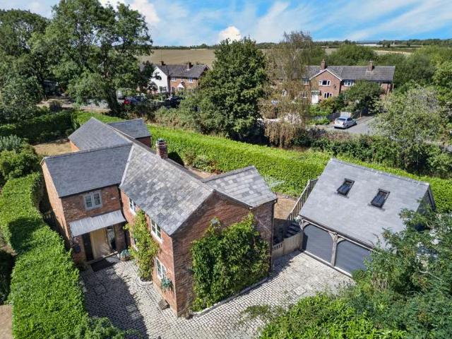 Cottage for sale in Alderminster, Warwickshire