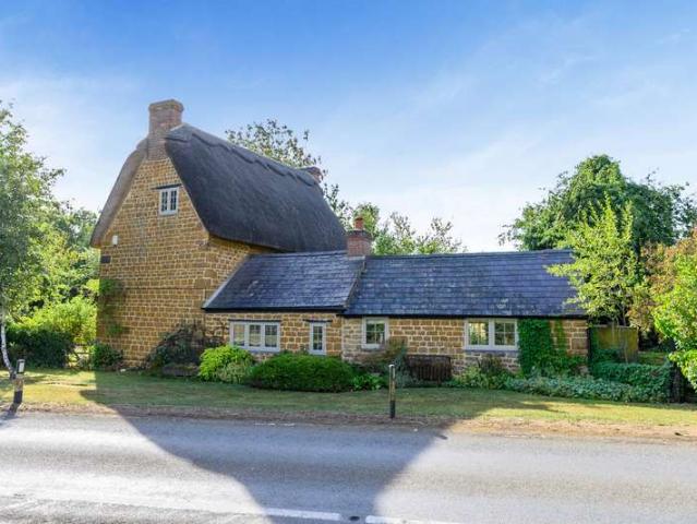 Cottage for sale in Evershot, Oxfordshire