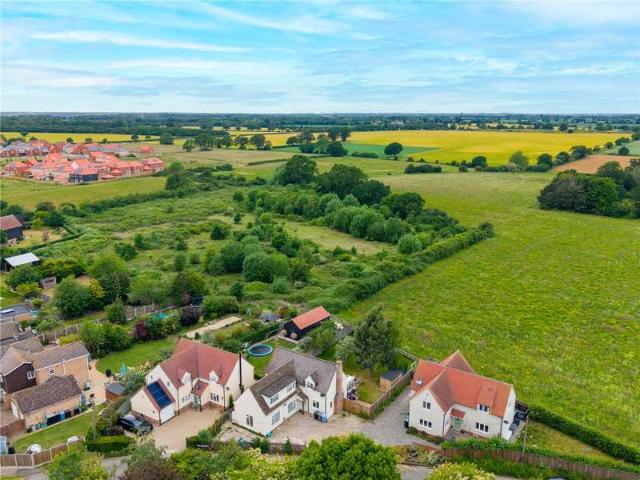 Cottage for sale in Chelmondiston, Suffolk