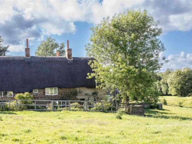 Cottage for sale in Evershot, Oxfordshire