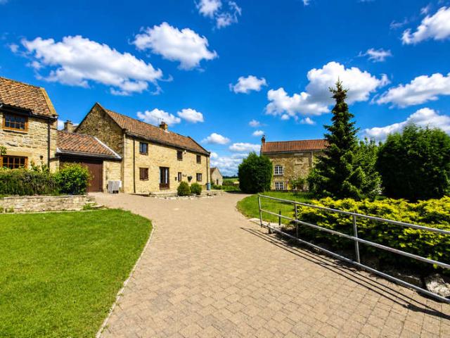 Cottage for sale in Harlington, South Yorkshire