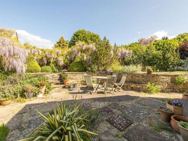 Cottage for sale in Millend, Black Bourton