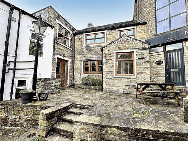 Cottage for rent in Highburton, West Yorkshire
