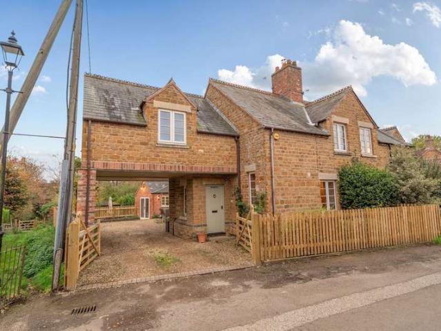 Cottage for sale in Brentingby, Leicestershire
